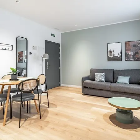Limehome Ronda De Capuchinos セビリア
