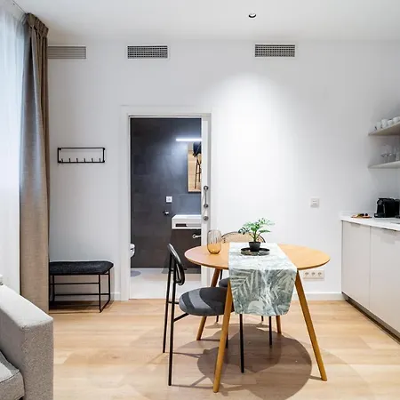 Appartamento Limehome Ronda De Capuchinos Siviglia